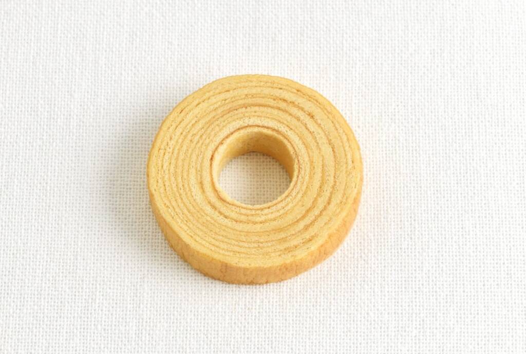 ユーハイム 手のひらサイズの「リトルバウム」発売/バター&生クリームのコクと、ふんわり食感が楽しめる