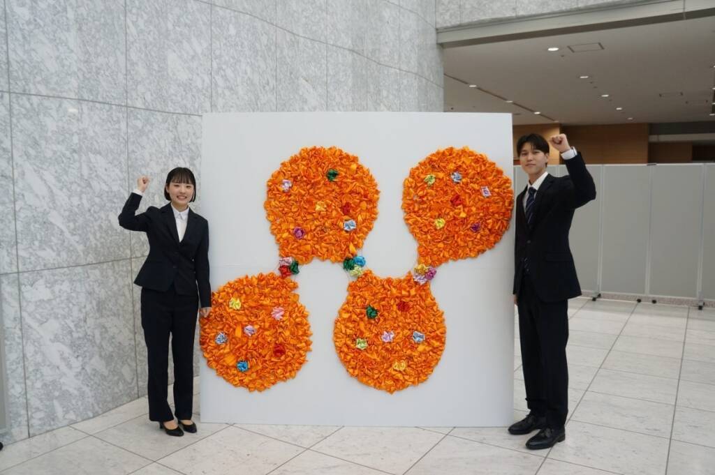 日清医療食品とエームサービス、アートやゲーム、フォトコンテストで新入社員を歓迎