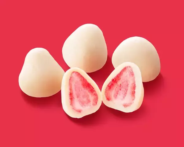 「【ファミマのいちご狩り】ラインアップは全16種!いちご×練乳･ミルク･クリーム･ホワイトチョコレートなど“白”の素材を組み合わせたスイーツ発売」の画像