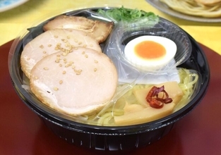 ファミマ「極うま中華」8品発売、大盛冷し醤油ラーメン、大阪王将 揚げ餃子など、町中華＆ガチ中華の人気に対応/ファミリーマート