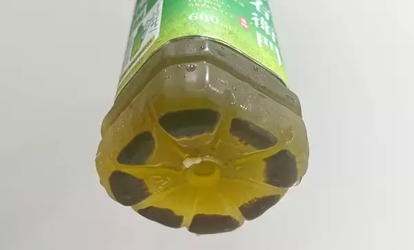 「伊右衛門×ヲタ芸「ヲ茶芸」WEB動画を公開、飲む前に振ることを訴求/サントリー食品インターナショナル」の画像