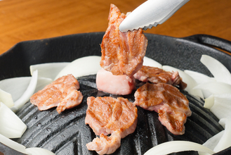 「小学生食べ放題」を“2,574円→1,848円”に値下げしたジンギスカン専門店　最大20％オフのクーポン配信