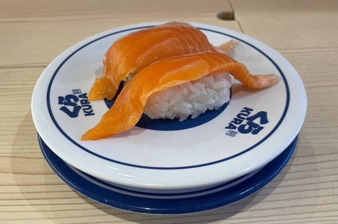 くら寿司“超三貫と日本海フェア”3貫110円「サーモン三種盛り」3貫220円「日本海産ふぐ三種盛り」など展開