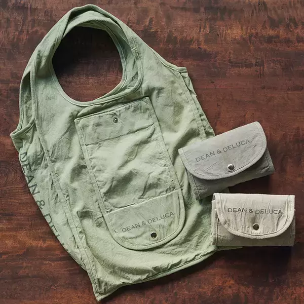 「【DEAN & DELUCA】ぶどうの果皮で染めた限定バッグ(全3色)登場、ワインの副産物が美しい色に」の画像