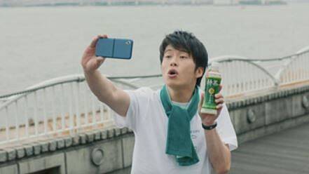 「劇場版おっさんずラブ」と「伊右衛門 特茶」がコラボ、POPカード入りパックを発売、田中圭さん出演オリジナル動画配信も