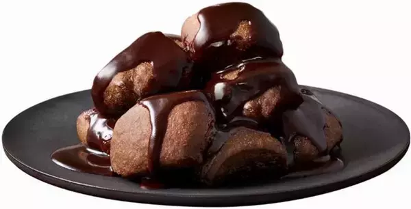 マックに「ダブルチョコメルツ」登場、“しあわせがすぎる”チョコづくしの新スイーツ/日本マクドナルド