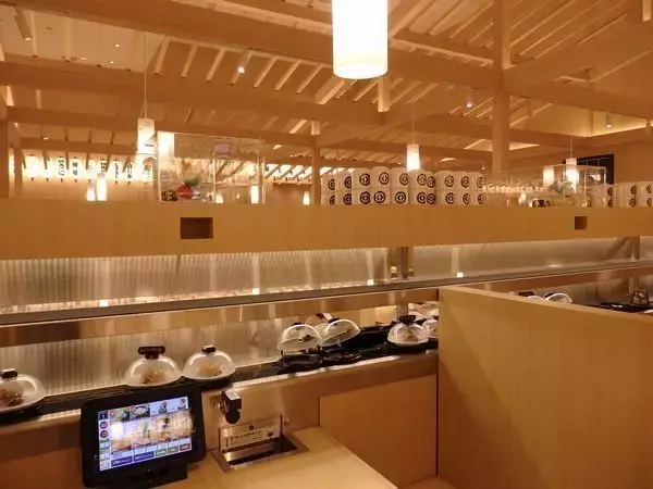 「国内最大の「くら寿司」浅草ROX店オープン、世界にジャパンカルチャーを発信する“グローバル旗艦店”」の画像