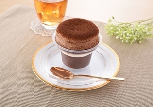 ファミマ「スフレ・プリン ショコラ」登場、“ふわとろ食感”のこだわりチョコレート