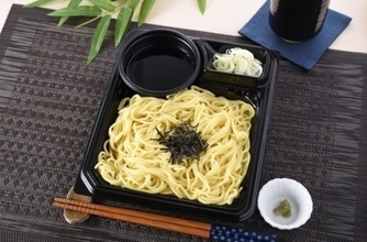 ファミマ 夏の涼麺「ざる中華」つるり・もちもち両立の三層麺、260gの食べ応え、東北・新潟限定発売/ファミリーマート