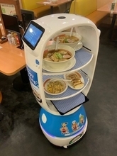 外食店に広がるロボット活用、調理・運搬・接客も 幸楽苑が“ラーメン業界初”の配膳ロボット「K-1号」導入試験