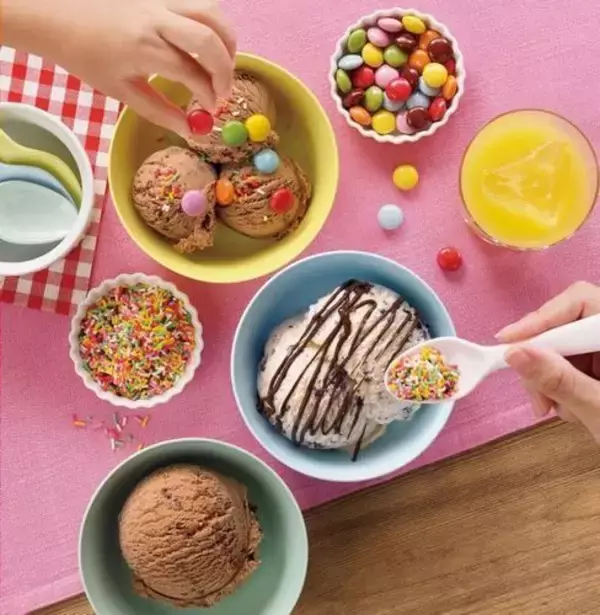 「サーティワンデコキット」発売、カラフルチョコ・カラースプレー・チョコソースでアイスを自宅で飾り付け