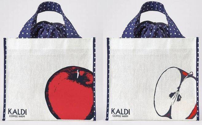 カルディ「りんごバッグ」発売、りんご模様のエコバッグと陶器カップ・シードル・ケーキのセット