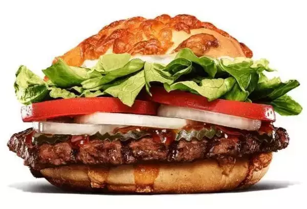 バーガーキング“見た目より味”「テリヤキアグリービーフバーガー」発売、4種チーズの“チーズバンズ”使用ハンバーガー