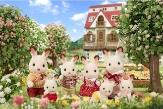 ハッピーセット「シルバニアファミリー」登場、文房具セットとおめかしグッズ、週末限定プレゼントも/マクドナルド