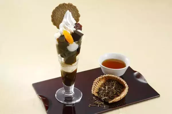 「「チロルチョコ〈伊藤久右衛門ほうじ茶パフェ〉」セブンイレブンで発売、老舗茶屋の限定スイーツを再現」の画像