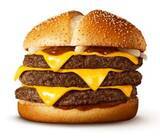 「サムライマック「トリプル肉厚ビーフ」夜マックに再登場、パティ3枚“肉を味わい尽くせる”ハンバーガー/マクドナルド」の画像1