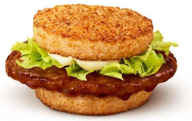 夜マック「ごはんバーガー」ごはんチキンにんにく黒胡椒・ごはん海老旨辛仕立て発売、ごはんてりやき再登場も/マクドナルド