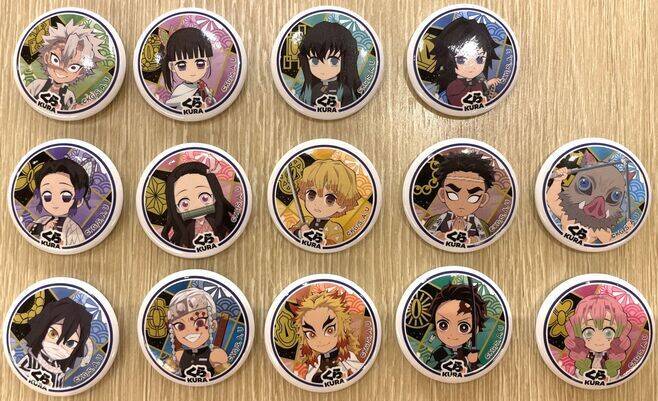 くら寿司 鬼滅の刃 ビッくらポン 景品は箸置き ラバーアクセサリー 缶バッジ計29種類 21年11月 12月にコラボキャンペーン 21年10月30日 エキサイトニュース 2 3