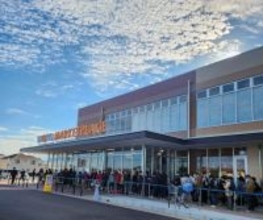 「ヤオコー岩槻本丸店」オープン、ヤングファミリーの支持を狙い 専門性強化【新店レポート】