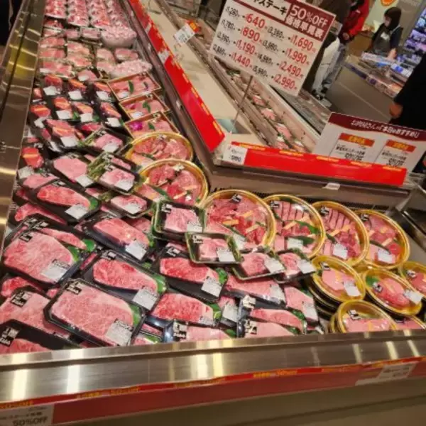 「「ヤオコー岩槻本丸店」オープン、ヤングファミリーの支持を狙い 専門性強化【新店レポート】」の画像