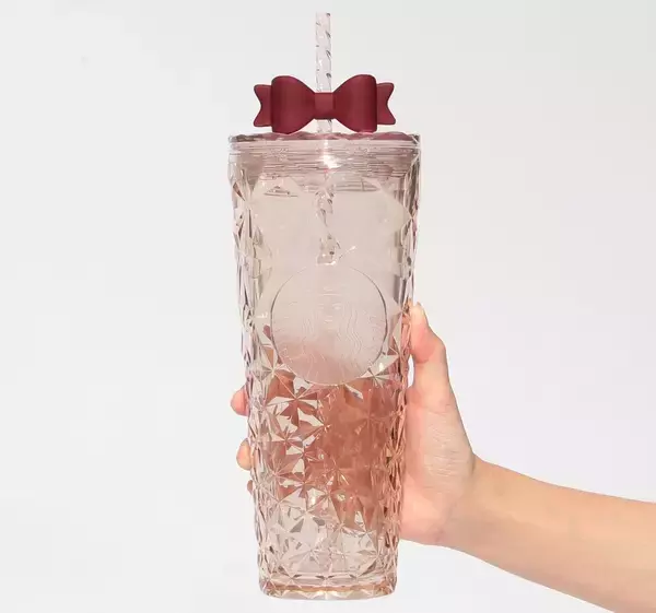 「【スタバ新作グッズ】グリーン×ゴールドの上品なボトルやマグカップを発売」の画像