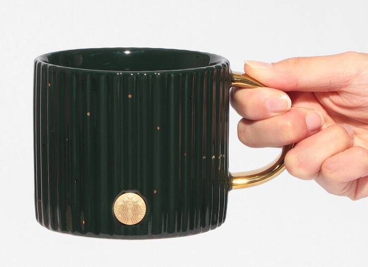 【スタバ新作グッズ】グリーン×ゴールドの上品なボトルやマグカップを発売
