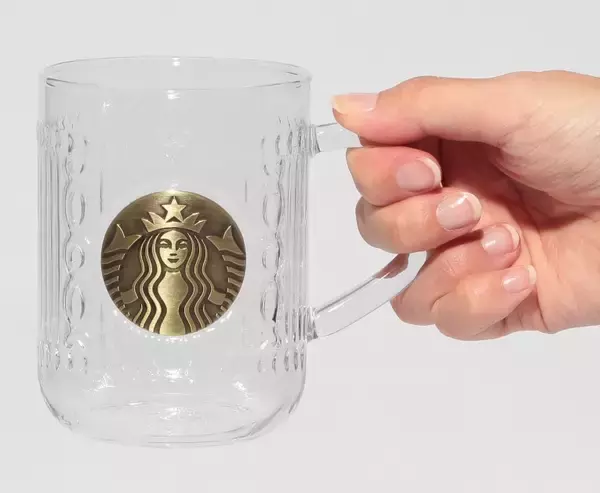 「【スタバ新作グッズ】グリーン×ゴールドの上品なボトルやマグカップを発売」の画像