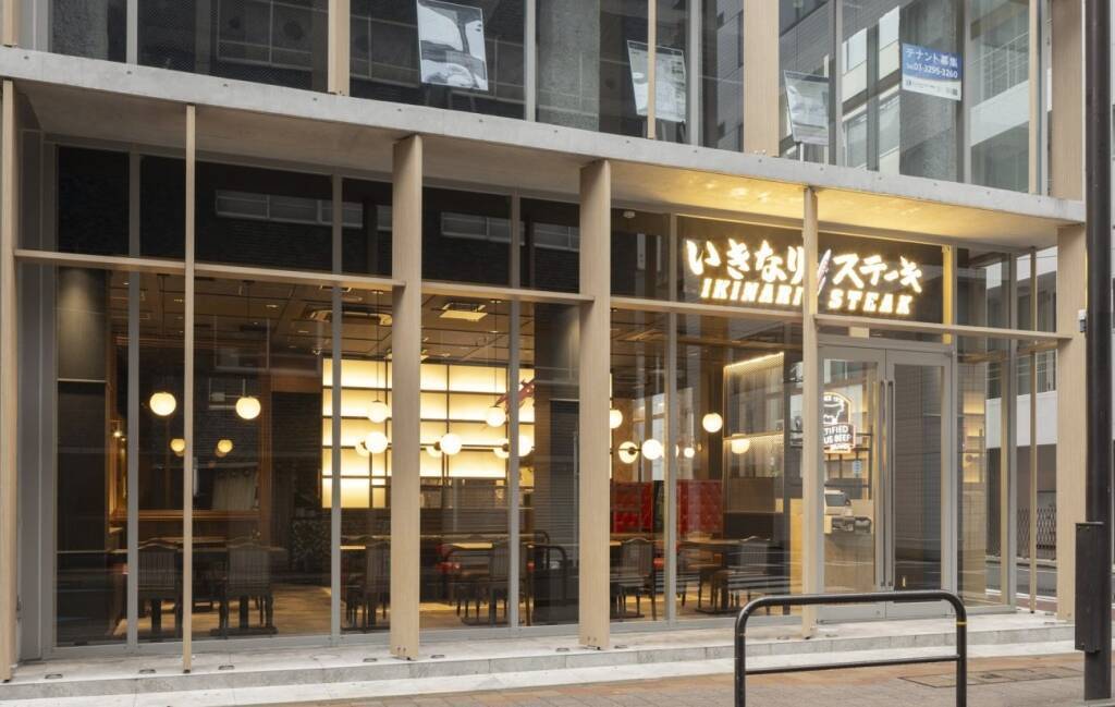 500店から170店へ…「いきなり！ステーキ」の反転攻勢、次世代店舗1号店をオープン