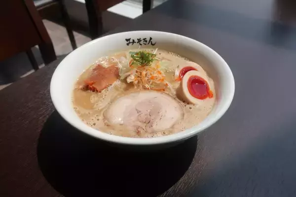「みそきん関西初出店、内覧会にHIKAKIN氏登場「全国展開に向けた第一歩」」の画像