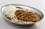 【価格そのまま】チャンピオンカレー、看板「Lカツカレー」にチーズ66gトッピング　66周年記念企画第1弾