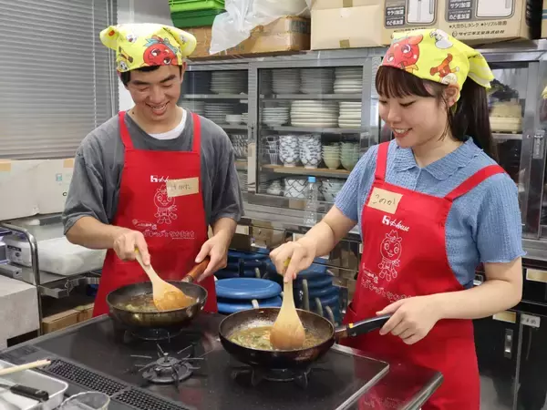 ハウス食品グループが横浜国大で「キーマカレー料理教室」開催、自立後の食生活を支援