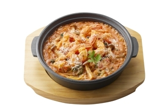 ジョリーパスタ、生のずわい蟹のほぐし身と赤エビを使った熱々のトマトクリームソースパスタ【鉄板パスタフェア第2弾】