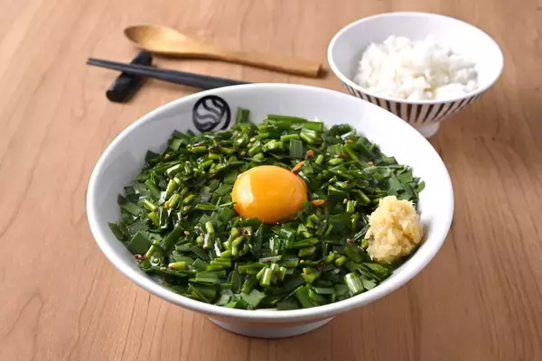 主役の「ニラ」が全体を覆い尽くす…やりすぎな「ちゃんぽん」登場　〆はライスを入れて「おじや」に