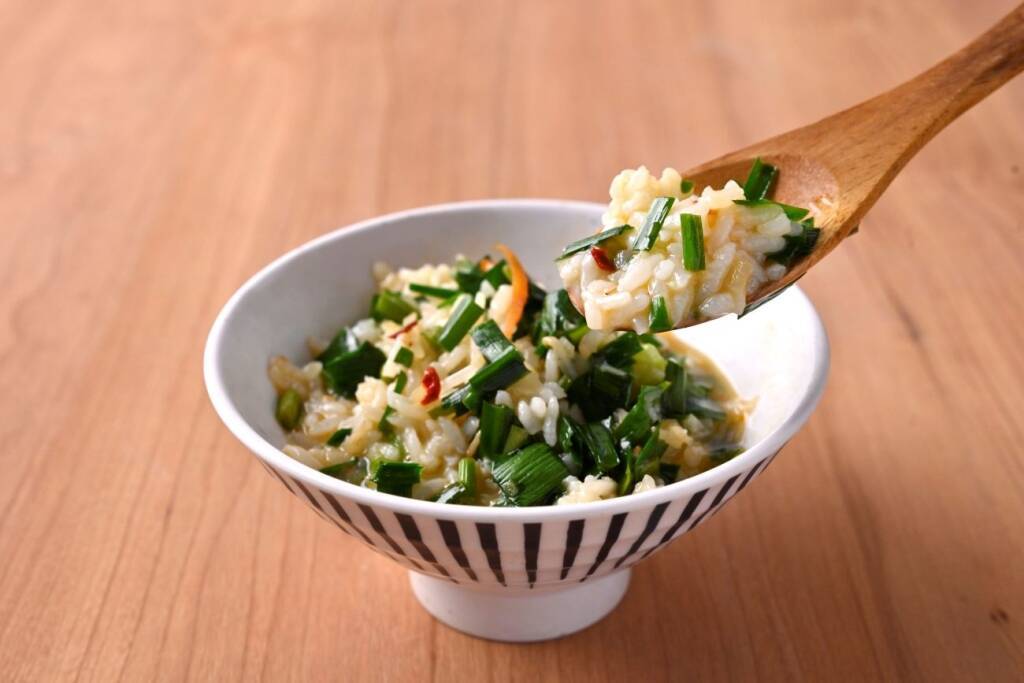 主役の「ニラ」が全体を覆い尽くす…やりすぎな「ちゃんぽん」登場　〆はライスを入れて「おじや」に