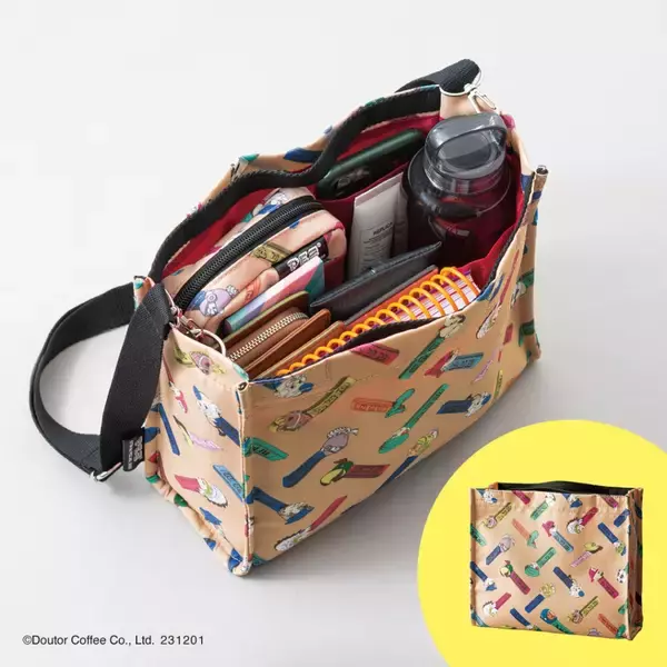 「エクセルシオールカフェ福袋「2024HAPPY BAG」発表、キャンディ“PEZ(ペッツ)”コラボのバッグ･ポーチ、コーヒー、カフェラテチケットをセットに予約は12月1日から/ドトールコーヒー」の画像