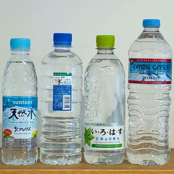ミネラルウォーター市場、容量・容器で差別化進む 無色透明の水に新価値