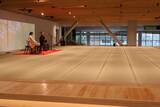 「伊藤園、「TAKANAWA GATEWAY CITY」内に茶殻リサイクル畳「お茶入り畳」の和の空間　資源循環型ビジネスの取り組みを発信」の画像1