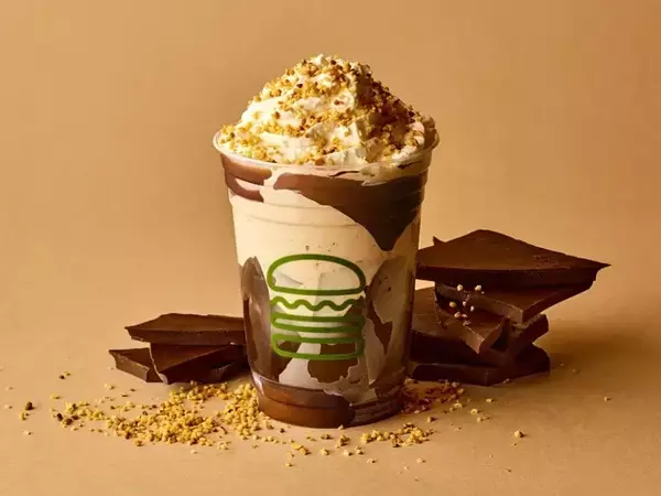 割って楽しむ新体験シェイク「ヘーゼルナッツチョコレートシェイク」期間限定販売【Shake Shack】