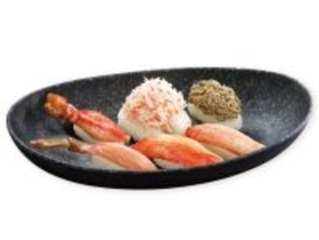 【くら寿司】“本ズワイガニ”などを使った「極上かに」フェア開催/「熟成中とろ」も特別価格で販売