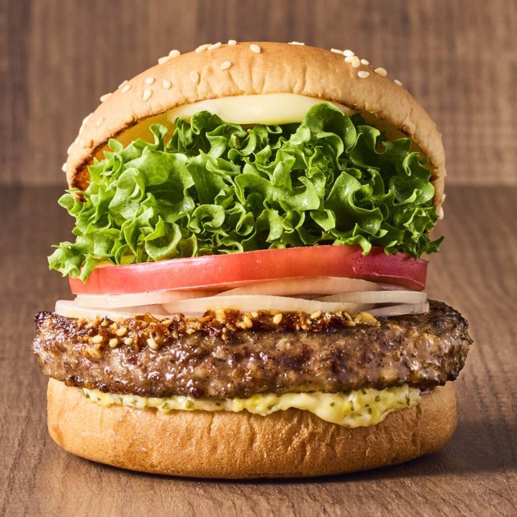 【フレッシュネスバーガー】「九条ネギと西京味噌の黒毛和牛バーガー」、京都の伝統食材を合わせた“ごちそうバーガー”