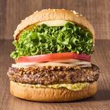 「【フレッシュネスバーガー】「九条ネギと西京味噌の黒毛和牛バーガー」、京都の伝統食材を合わせた“ごちそうバーガー”」の画像3