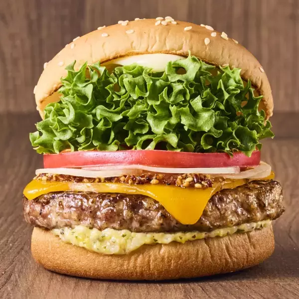 「【フレッシュネスバーガー】「九条ネギと西京味噌の黒毛和牛バーガー」、京都の伝統食材を合わせた“ごちそうバーガー”」の画像