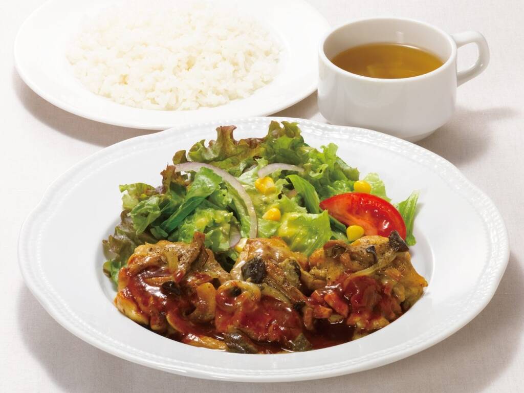 【ロイヤルホスト】グランドメニュー改定で定番「黒×黒ハンバーグ」のラインアップ拡充/一部商品の値上げも実施【2/18～】