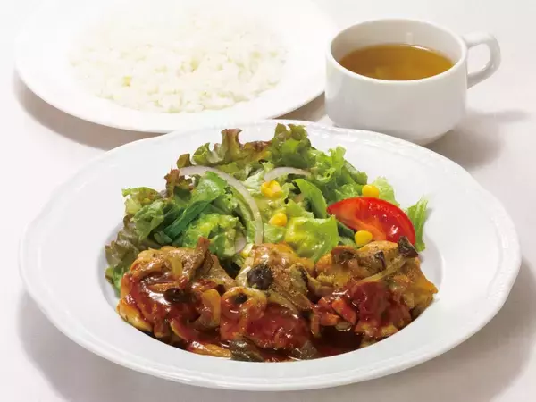 「【ロイヤルホスト】グランドメニュー改定で定番「黒×黒ハンバーグ」のラインアップ拡充/一部商品の値上げも実施【2/18～】」の画像