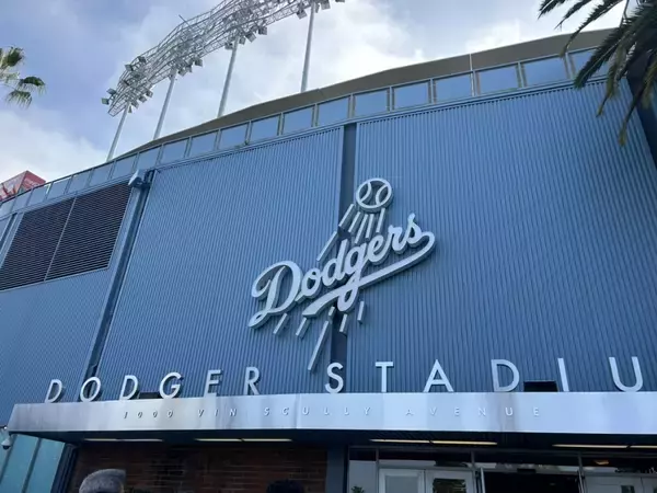 「ホットランドHD、米MLB“ドジャースが優勝したら” たこ焼き100円引き/優勝記念セールを予定」の画像