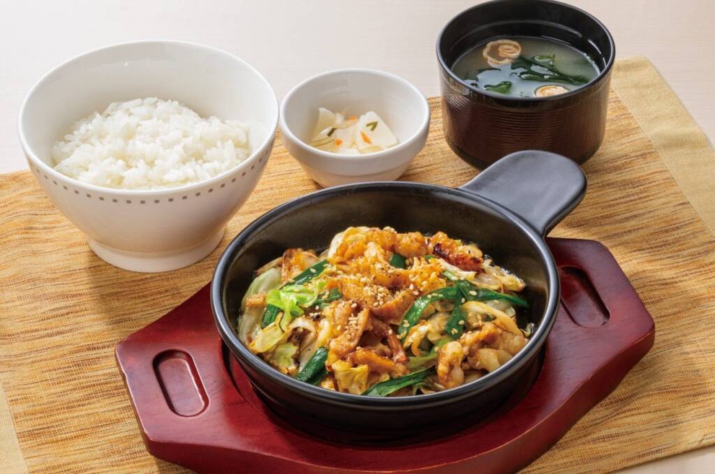 【ガスト】「博多もつ鍋やまや」監修フェア/ 味噌･醤油ベースのもつ鍋、明太子を使った商品など販売、新作スイーツフェアも同時開催