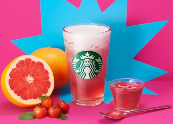 スタバ 7種の果汁を使用「ピンクフルーツチアアップ」発売、ゼリーが食感のアクセントに、同時発売「キャラメリーミルクコーヒーフラペチーノ」も3月13日から/スターバックスコーヒージャパン