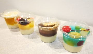 丸亀製麺、店舗で手作りする初の冷たいスイーツ「うどんプリン」発売　店で打つうどん使用