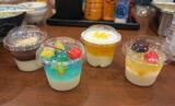 「丸亀製麺、店舗で手作りする初の冷たいスイーツ「うどんプリン」発売　店で打つうどん使用」の画像4