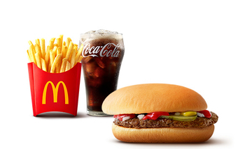 マクドナルド「500円セット」3種類をアピール、新CMに多部未華子さんが再登場